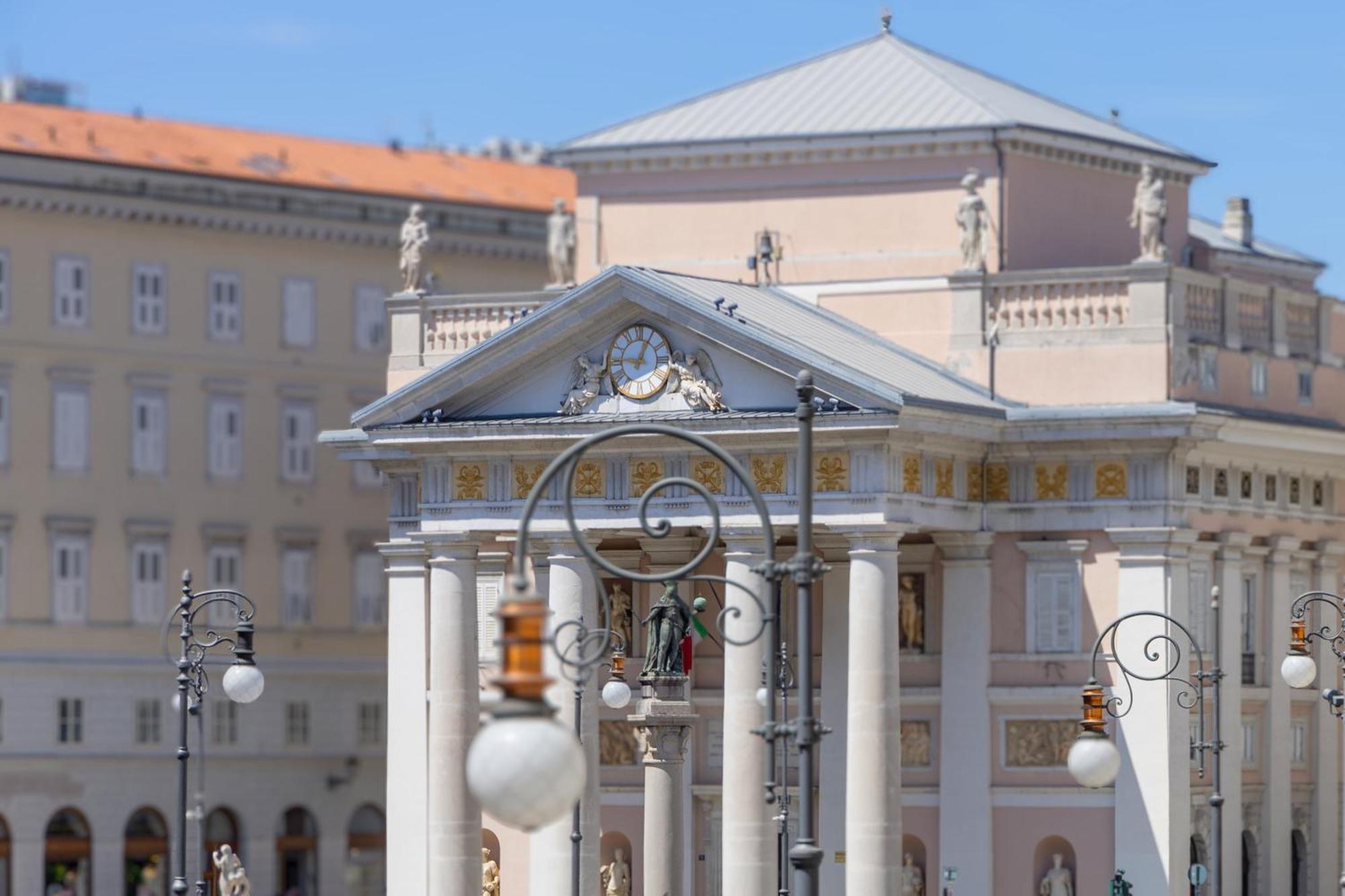 Teatro Romano Exclusive Suites Trieste Exterior foto