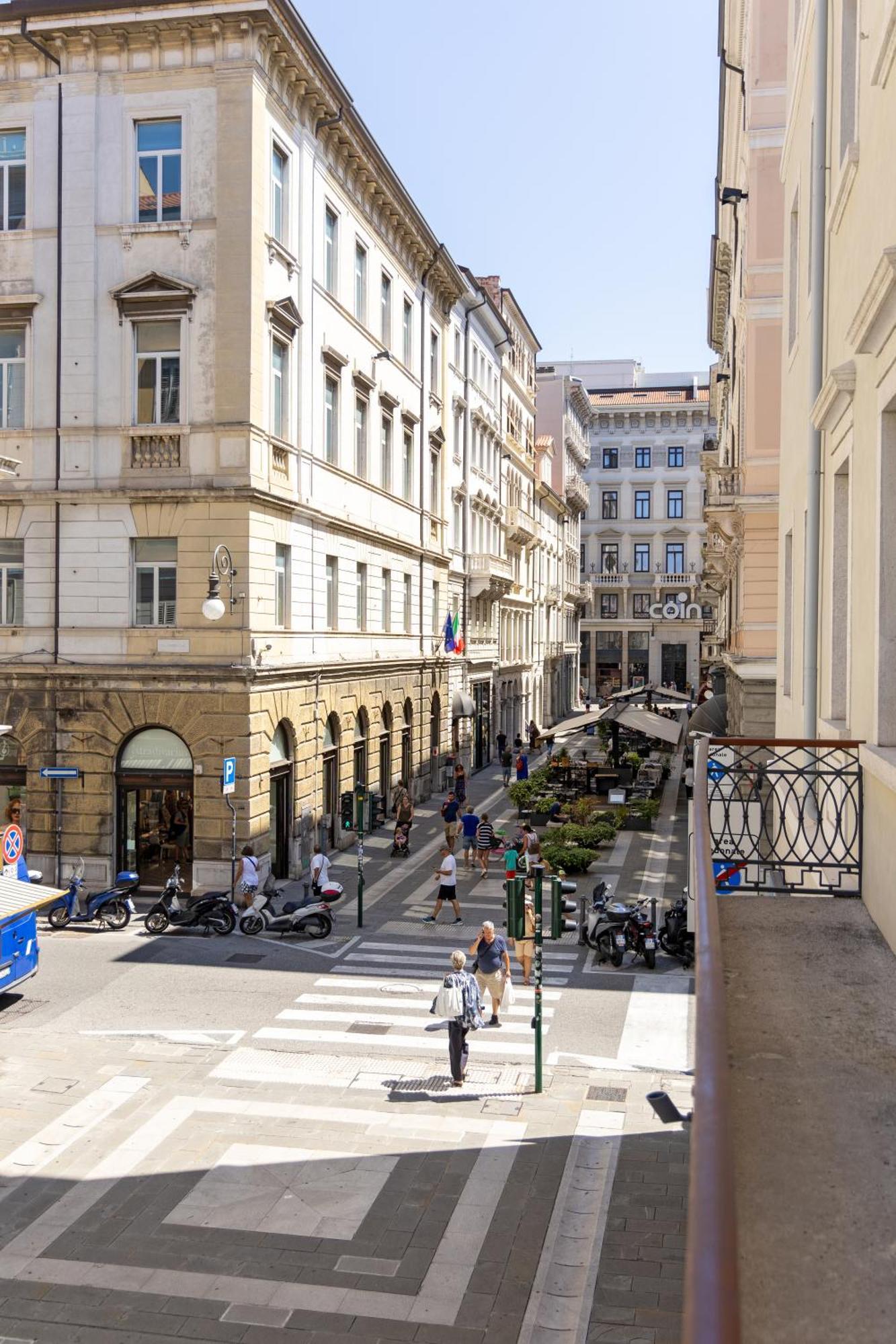 Teatro Romano Exclusive Suites Trieste Exterior foto